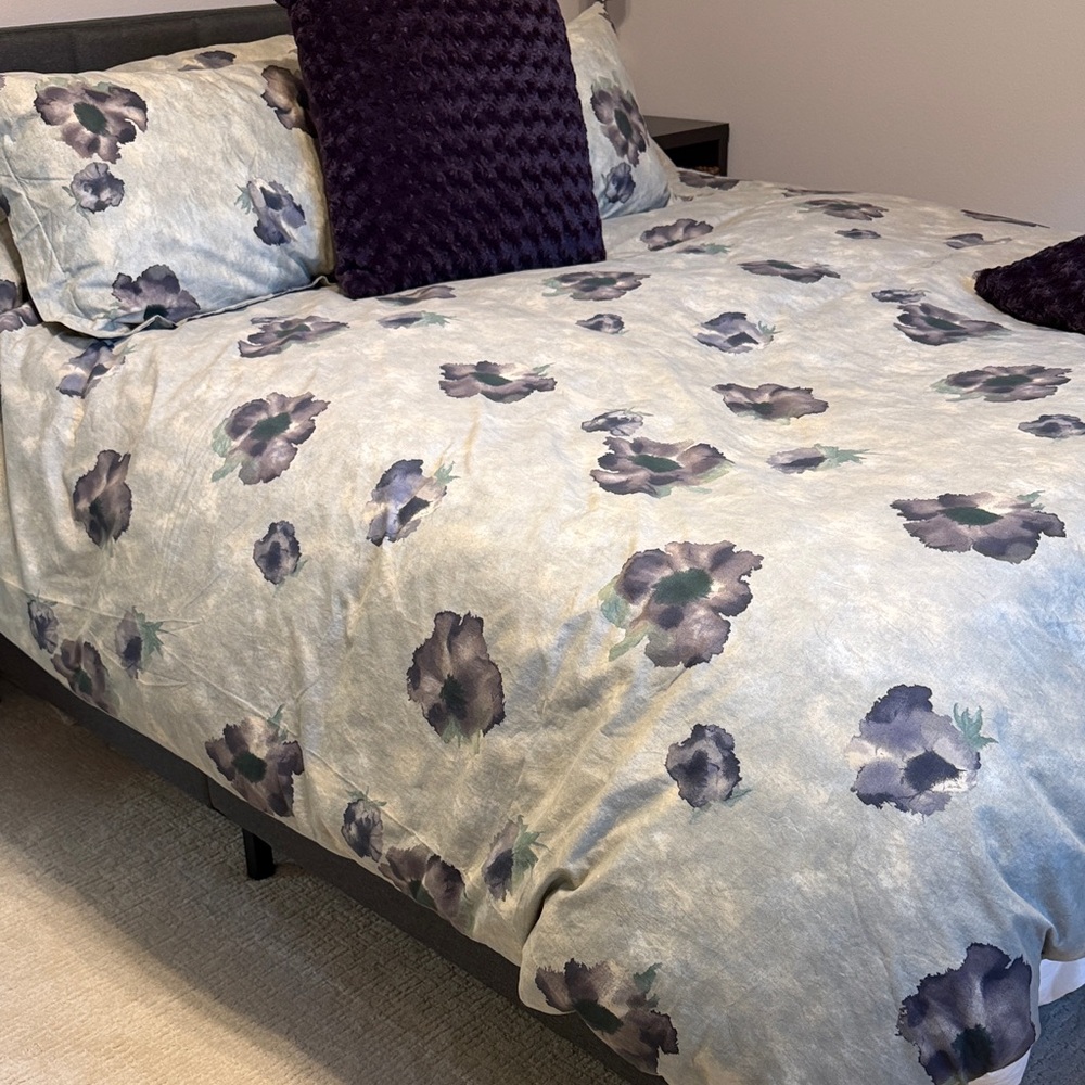 Calvin Klein Floral Duvet Cover in Cream and Purple